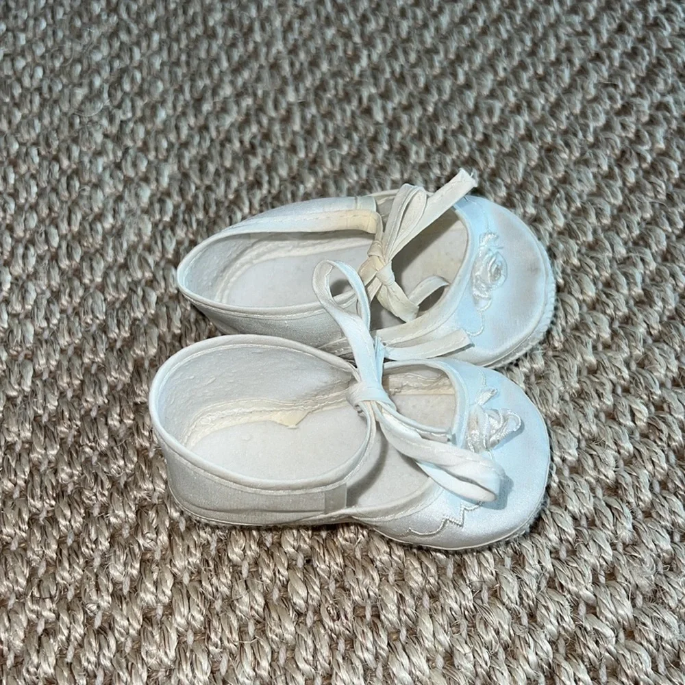 Nordstrom White Baby Walker Shoes size Newborn to 6 months